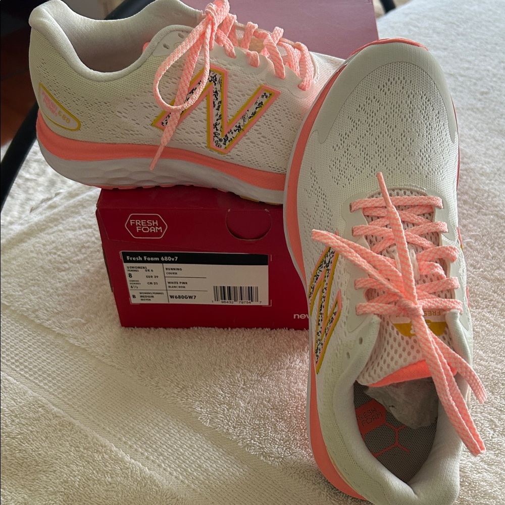 New Balance Fresh Foam 680v7 Women's Running Shoes - White Pink/ peach 🍑